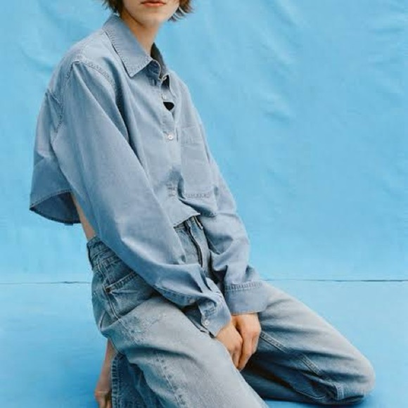 ZARA Cropped Denim Shirt - Picture 3 of 5